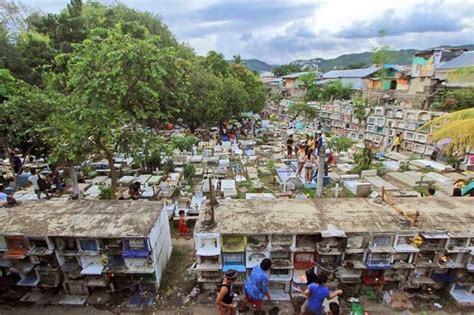 cementery viral|At least six cemeteries in Cebu City full .